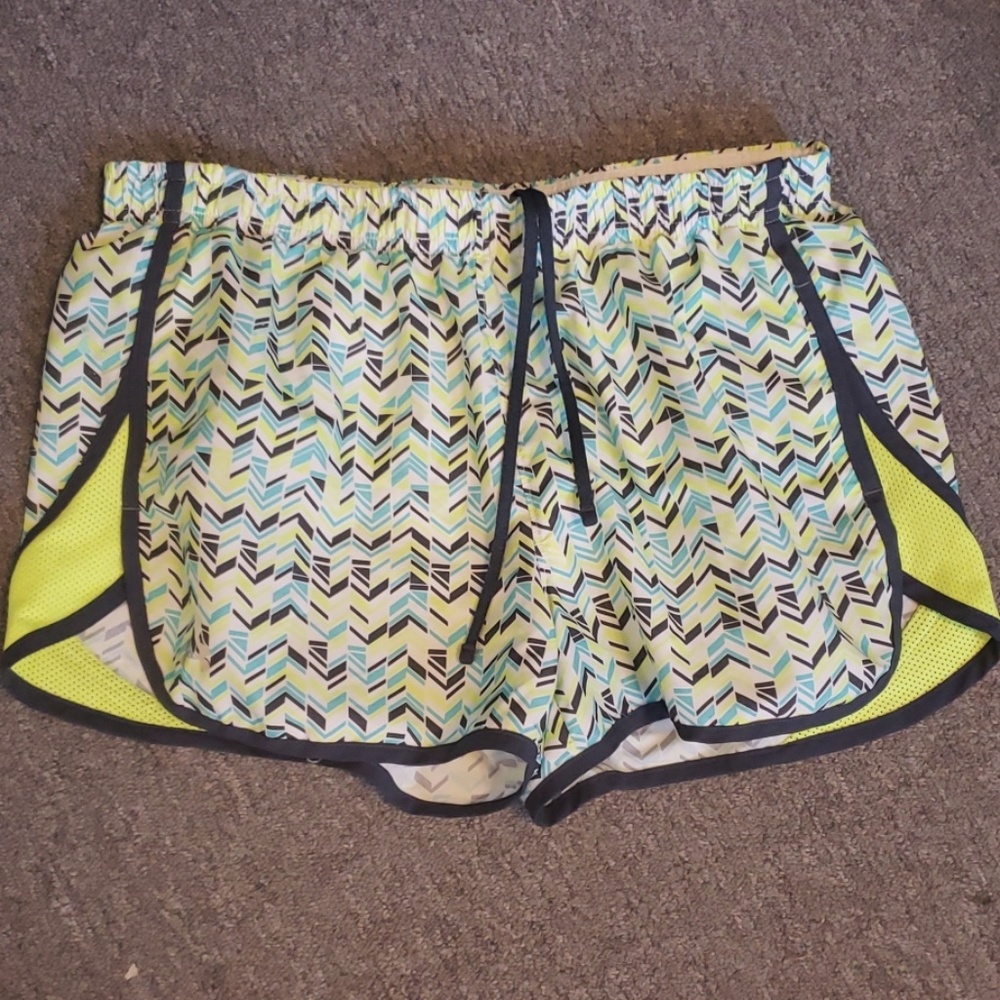 Under Armour Semi Fitted running shorts